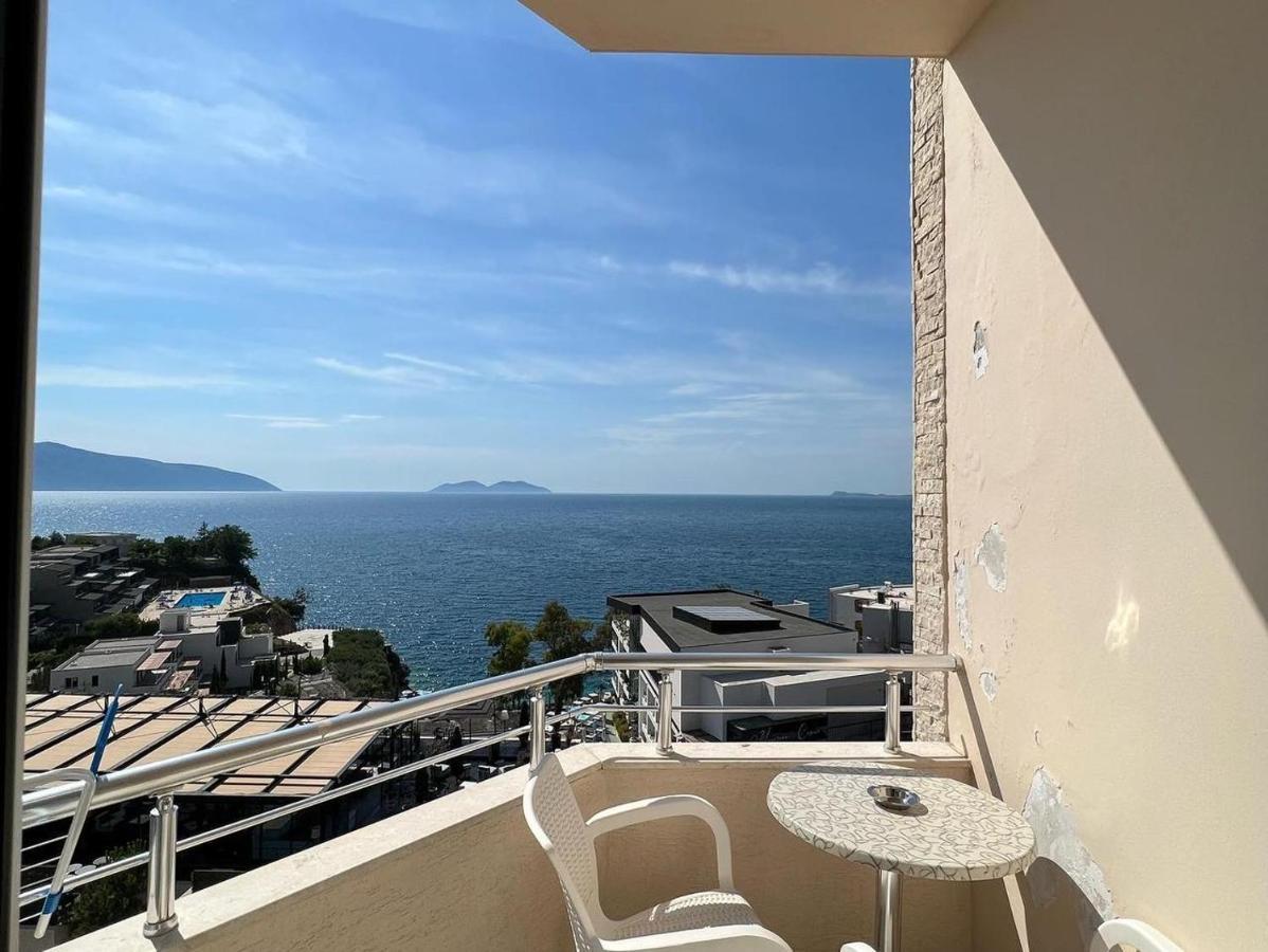 Hotel Cc & Vlorë