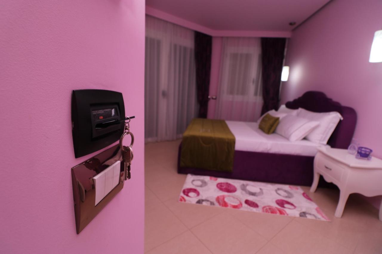 Hotel Cc & Vlorë