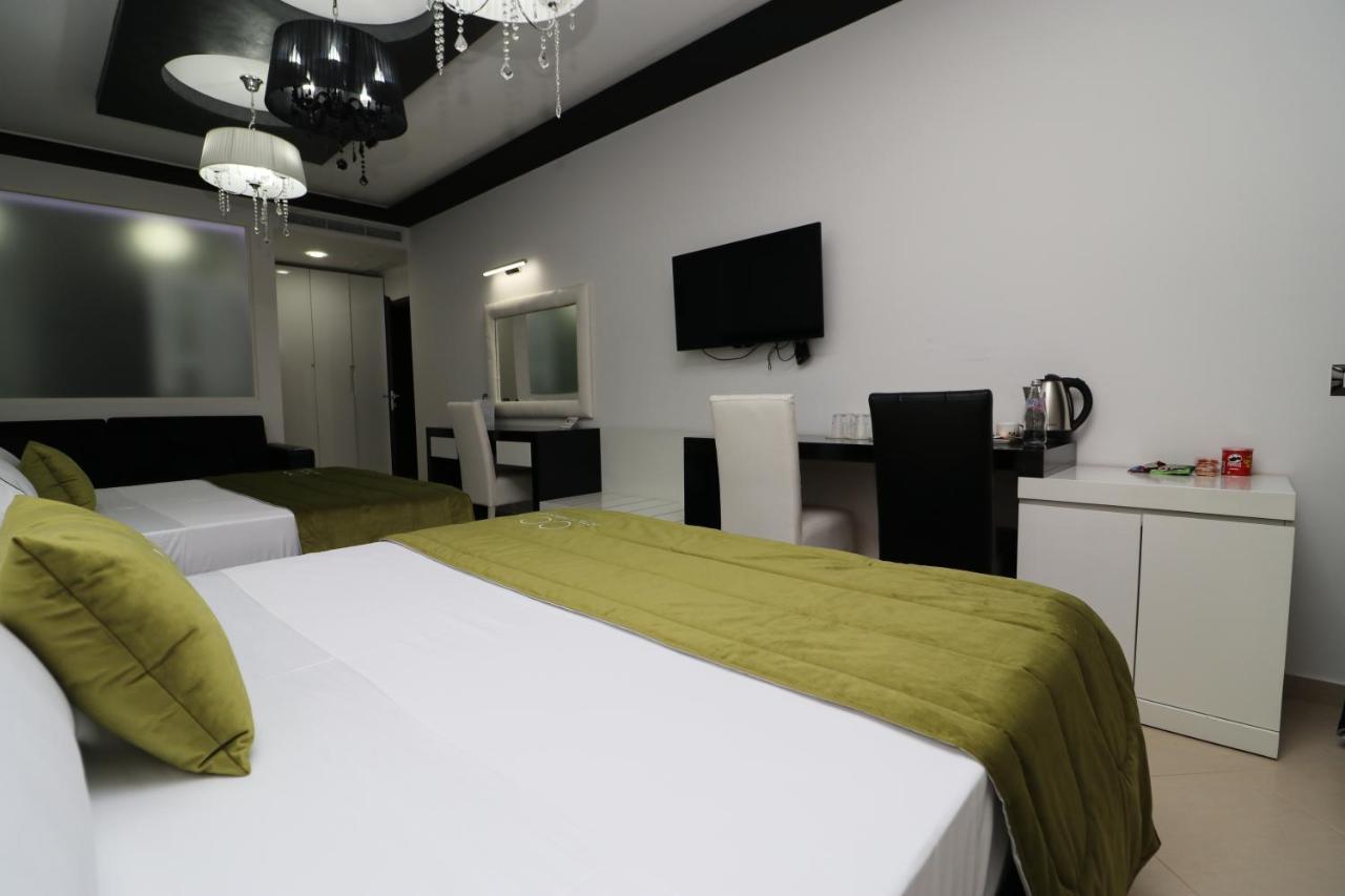 Hotel Cc & Vlorë