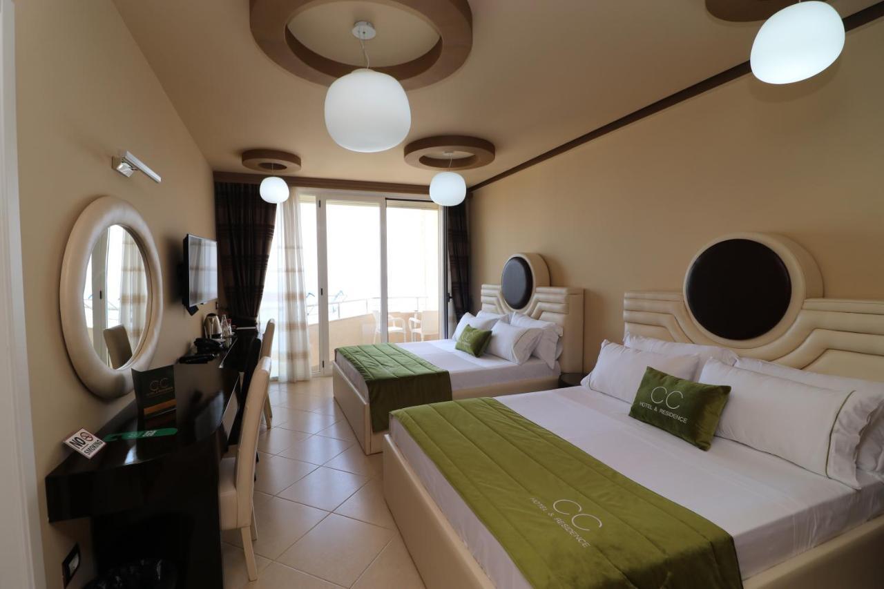 Cc & Hotel *