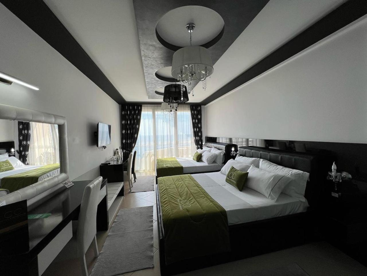 Hotel Cc & Vlorë